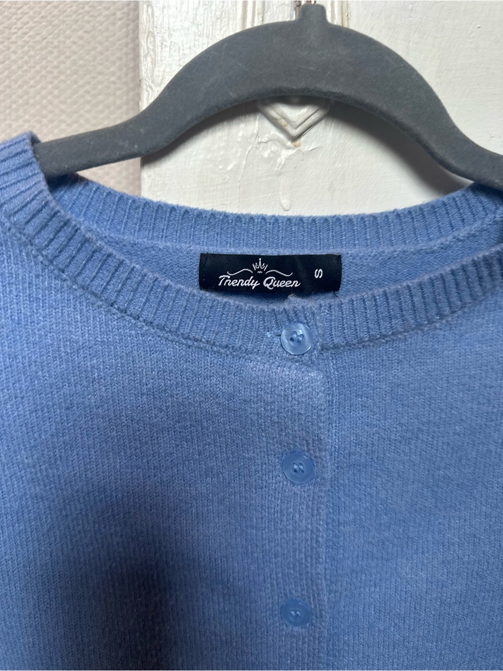 Classic Cropped Blue Button-Front Cardigan - Picture 2 of 2
